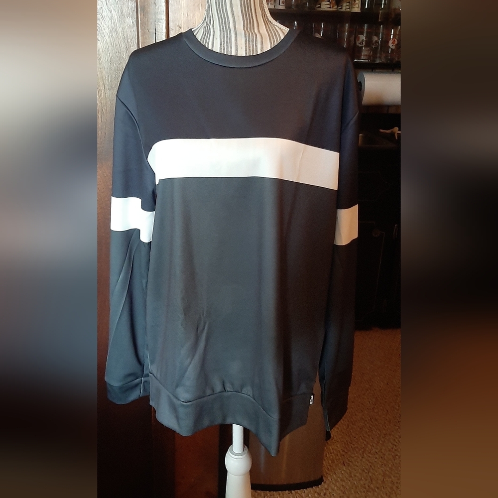 Woman's Black and White top